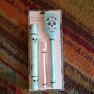 Rae Dunn Skull Baking Set